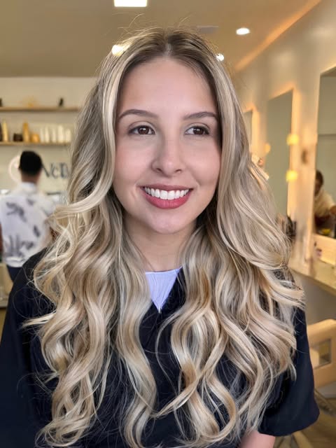 Cliente com loiro iluminado